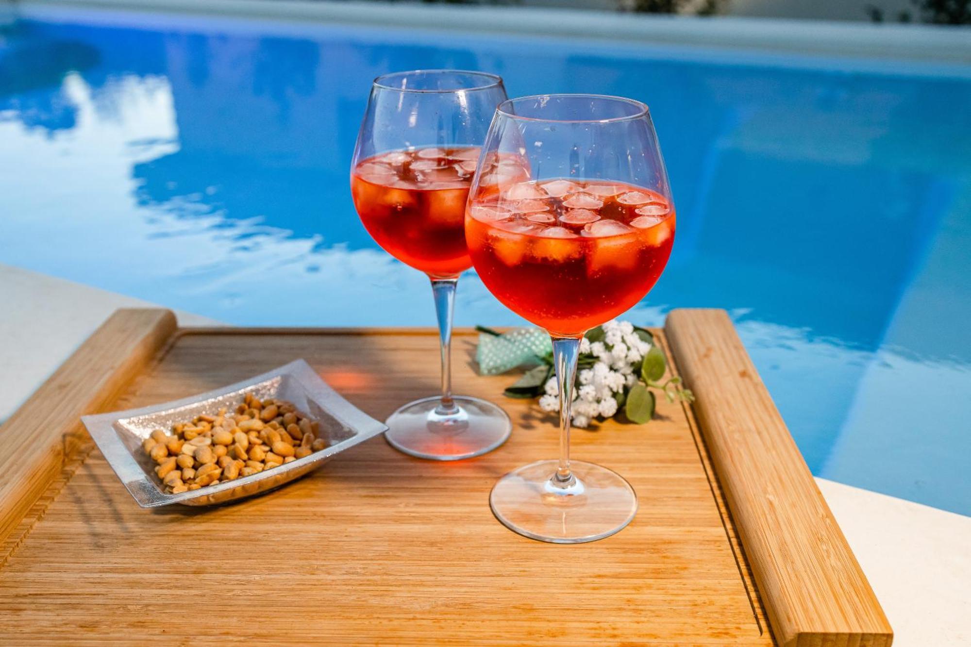 La Collina Di Montegrappa - Suites With Heated Private Pool - Suites With Shared Pool Tuglie Kültér fotó